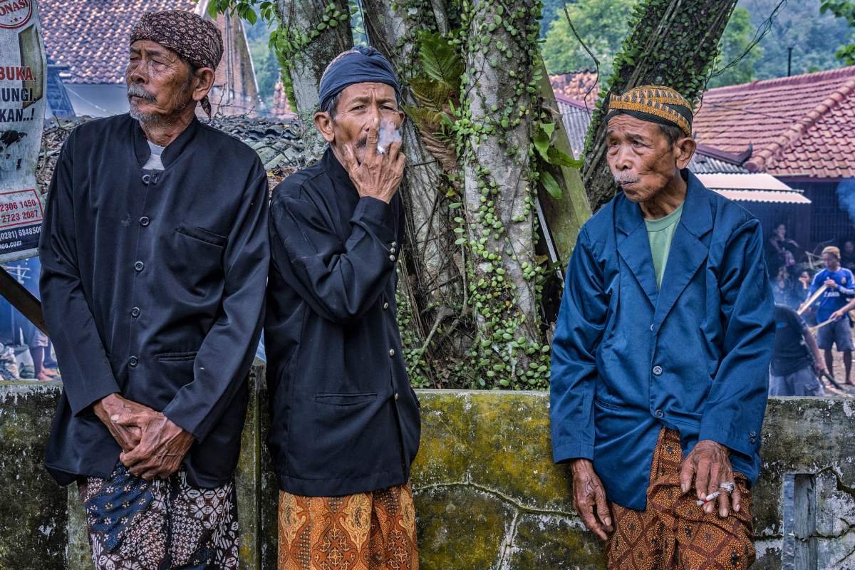 Sebat Bareng Anak Putu Kiai Bonokeling dalam prosesi Perlon Punggahan