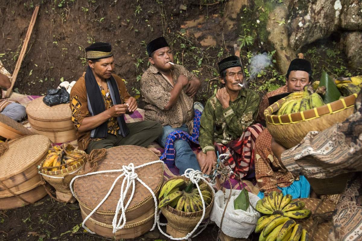 sebat bareng menjelang acara tradisi