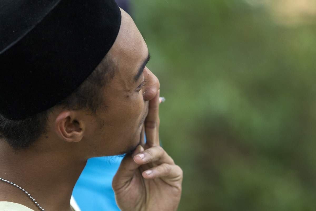 sebat saking nikmatnya