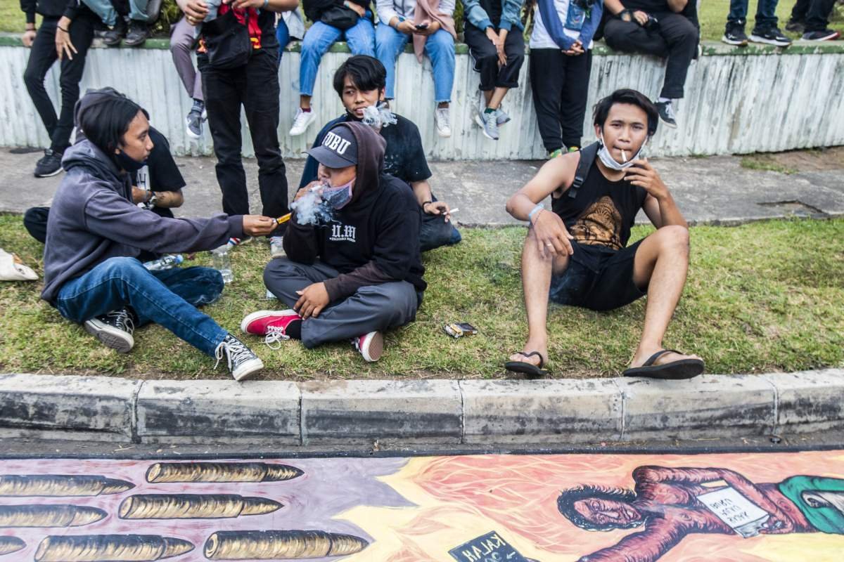 Sebat Sejenak Saat Aksi Jogja Memanggil Di BUnderan UGM