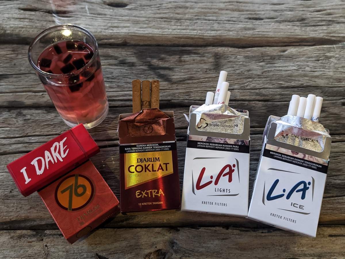 segelas es cincau dan kretek djarum