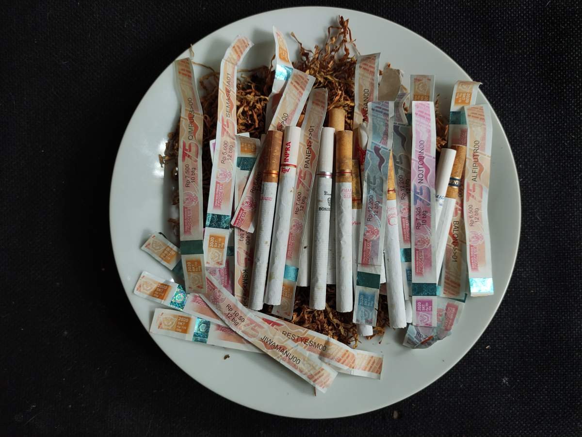 Sepiring Cukai Untuk Rezim