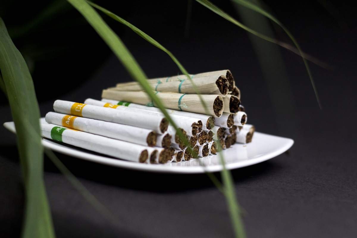 Sepiring rokok Kretek