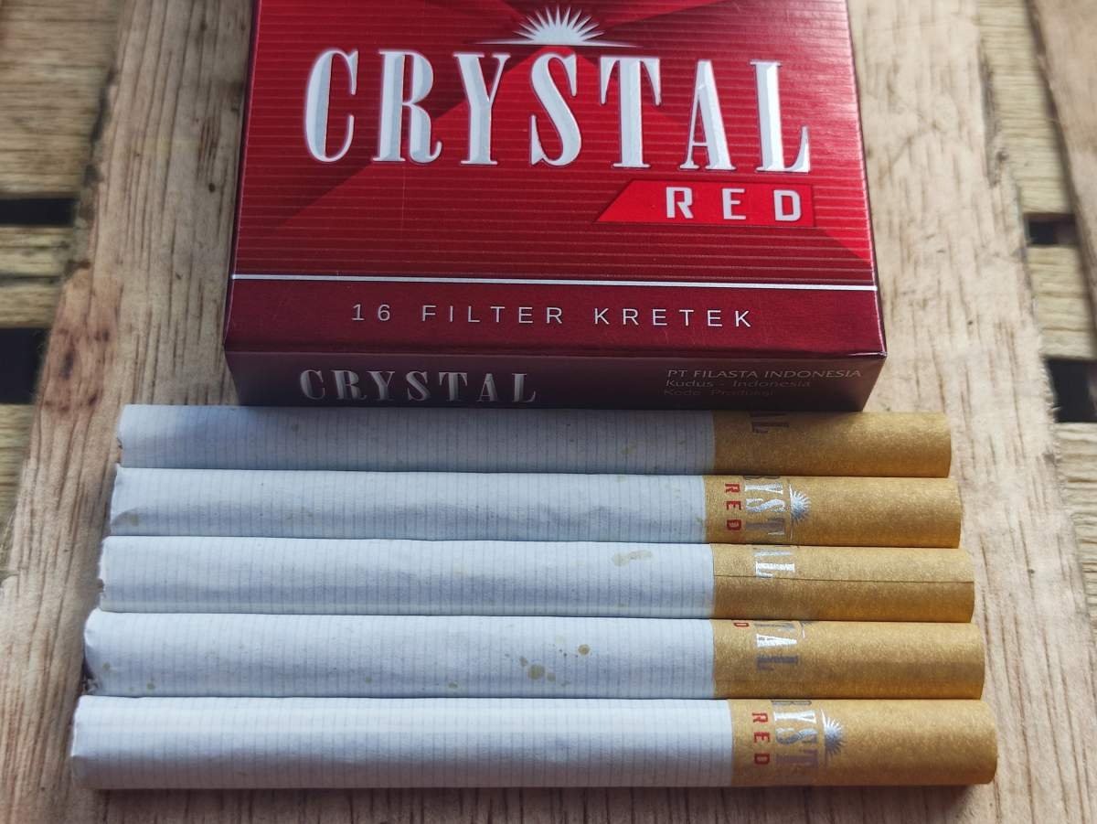 skm 16 crystal red