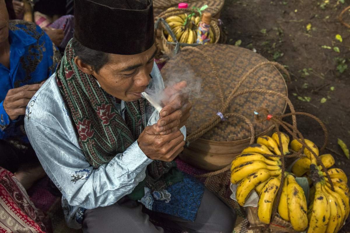 sobat sebat tingwe dalam tradisi 