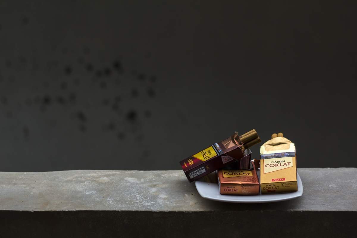 tiga coklat dari djarum kudus