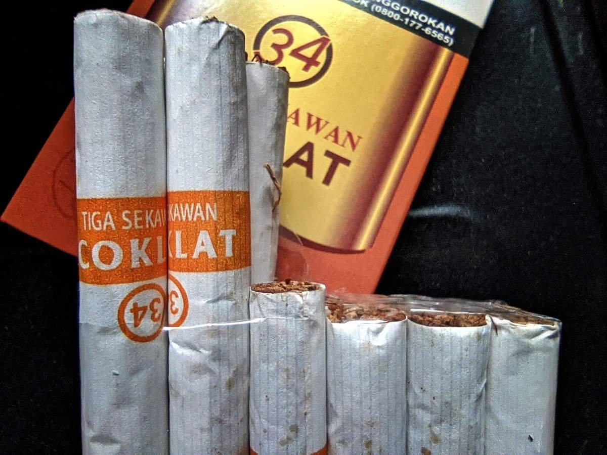 tiga sekawan coklat