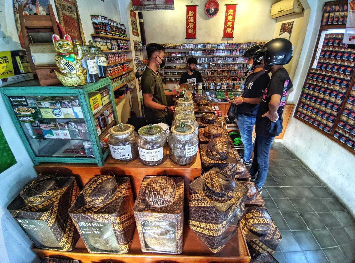 Toko Tembakau Djaya Condong Catur