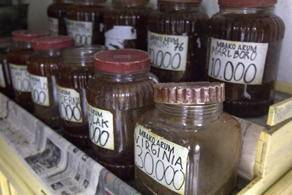 toples mbako di toko mbako arum jogja