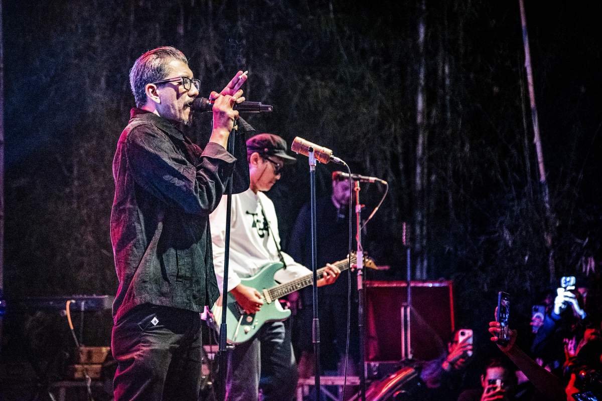 Ugoran Prasad with Melbi on stage Fesmo 2026