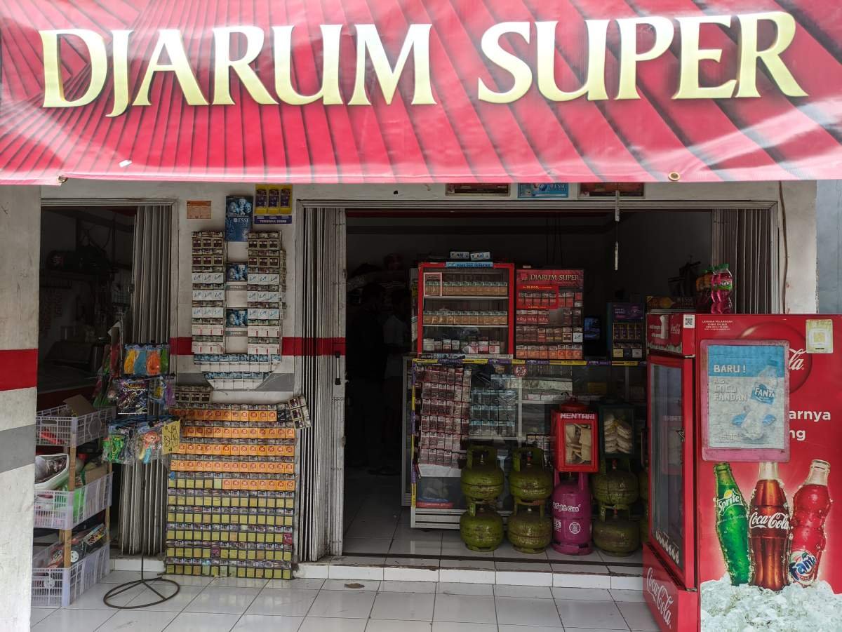 warung kembar bu is