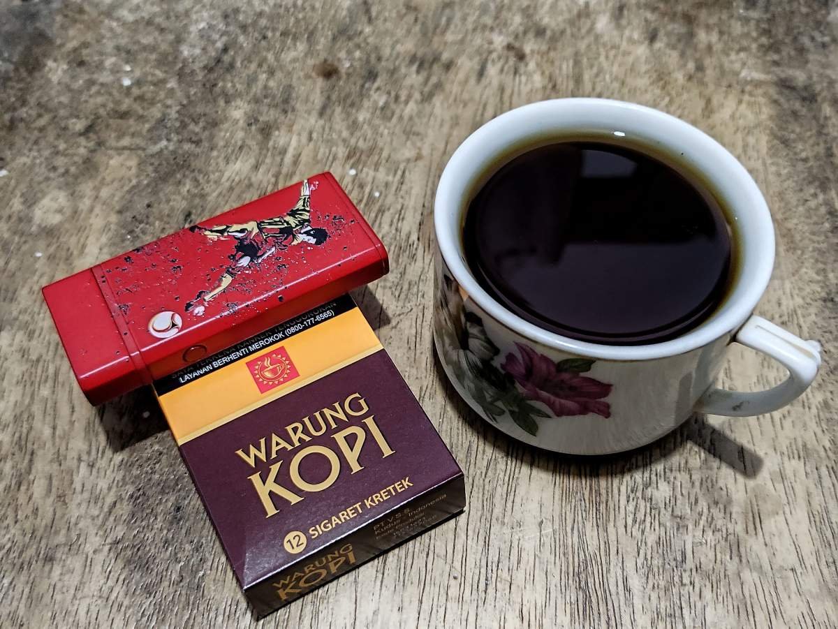 warung kopi 12 sigaret kretek