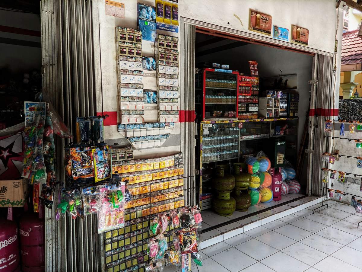 Warung Rokok Di Jakal