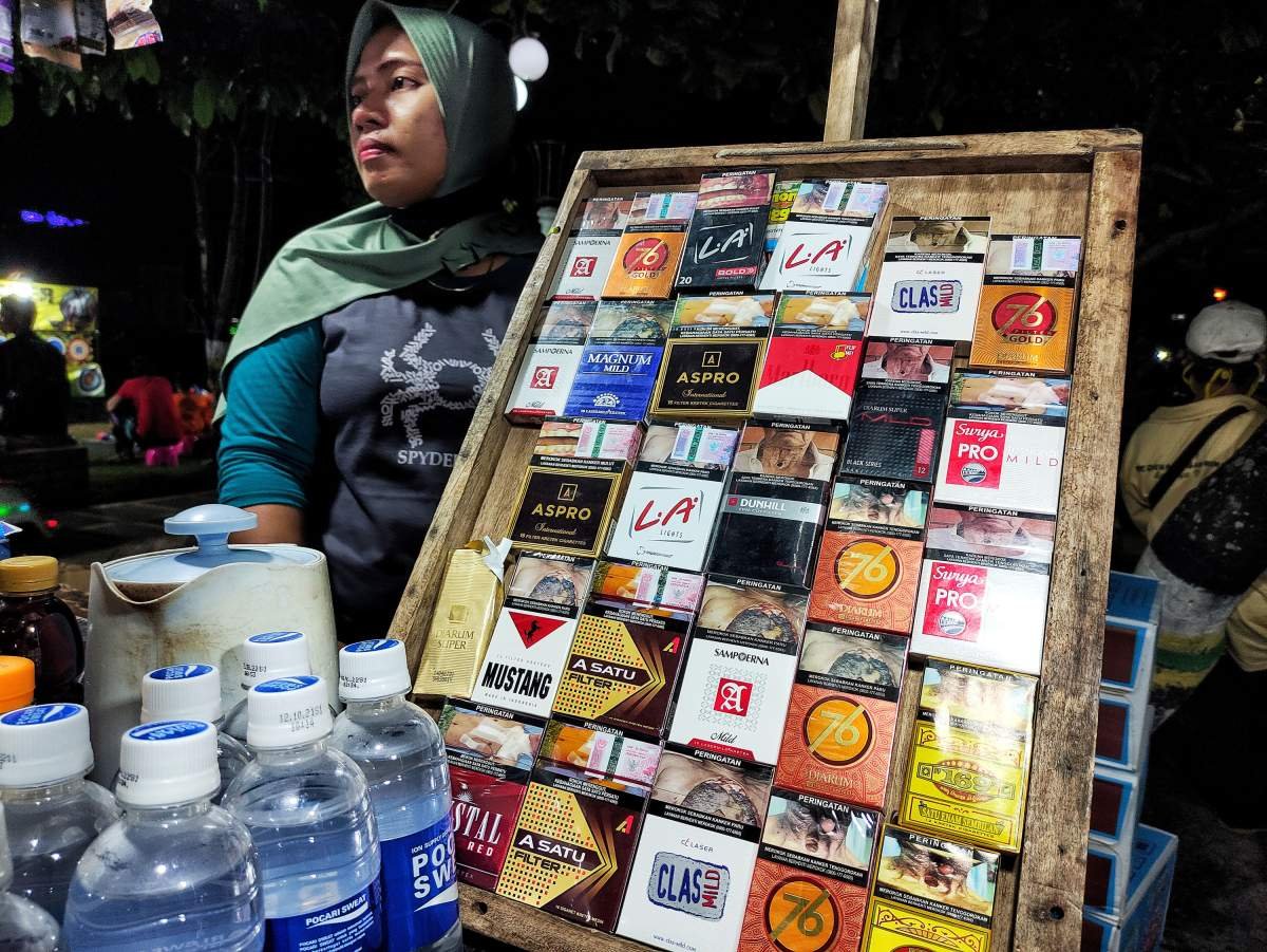 warung rokok tepi jalan